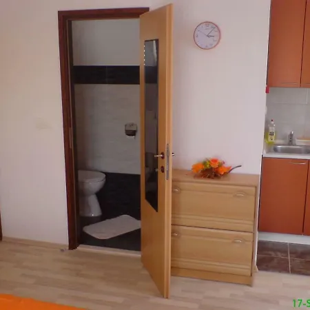 Orange Eni Apartment *
