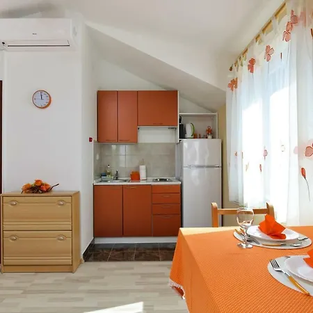 Apartment Orange Eni