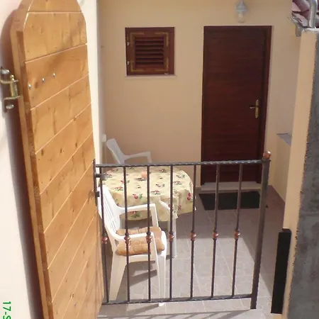 Orange Eni Apartment *
